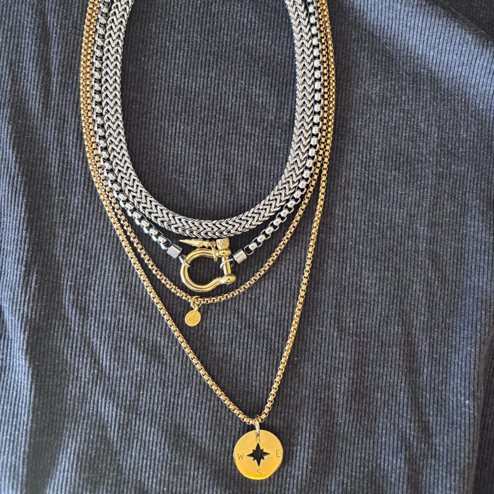 Artizan Joyería Herradura Two-Tone Layered Necklace — Gold & Silver - Picture 8 of 11
